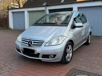 Gebraucht Mercedes A180 109 PS (80 kW) 2010 Grau Limousine