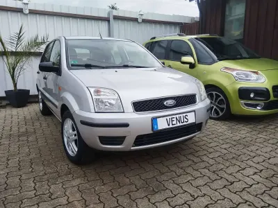 Gebraucht Ford Fusion Ambiente 101 PS (74 kW) 2003 Polarsilber metallic Kleinwagen