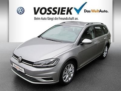 Gebraucht VW Golf VII Highline 150 PS (110 kW) 2020 Silber metallic Kombi