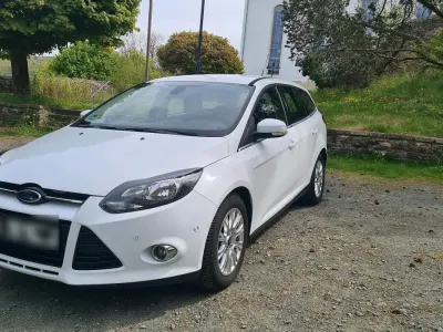 Gebraucht Ford Focus 150 PS (110 kW) 2011 Weiß Kombi