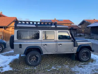 Gebraucht Land Rover Defender 122 PS (89 kW) 2009 Grau SUV