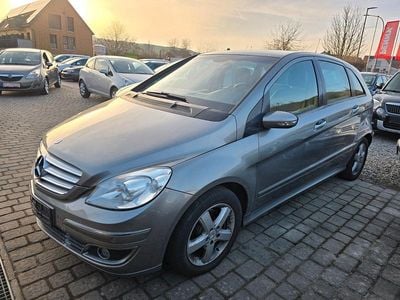 Gebraucht Mercedes B200 136 PS (100 kW) 2006 Gold Van / Kleinbus