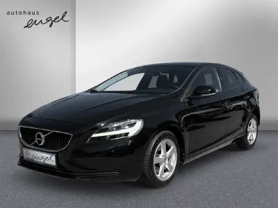 Gebraucht Volvo V40 Kinetic 122 PS (89 kW) 2018 Schwarz Limousine