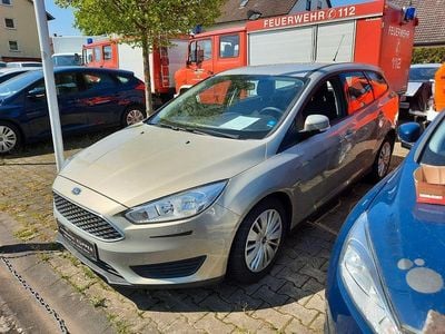 Gebraucht Ford Focus Trend 120 PS (88 kW) 2016 Hellgrau Kombi