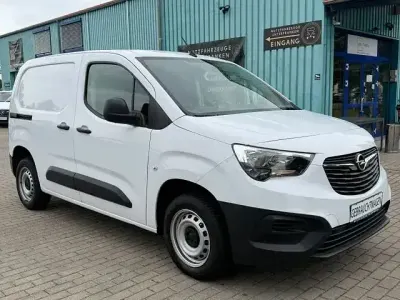 Gebraucht Opel Combo Edition 102 PS (75 kW) 2023 Weiss Van / Kleinbus