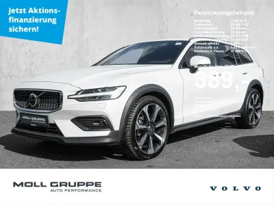 Gebraucht Volvo V60 CC Plus 197 PS (144 kW) 2024 Crystal white pearl / metallic Kombi