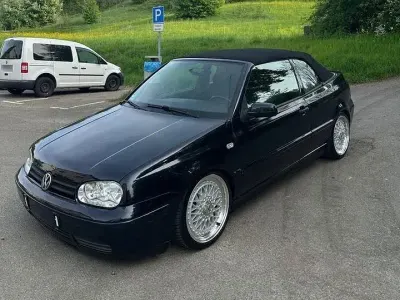 Usado VW Golf 90 HP (66 kW) 2003 Azul Cabrios