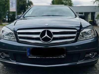 Grau Gebraucht 2010 Mercedes C200 Avantgarde Limousine | 13.000 €