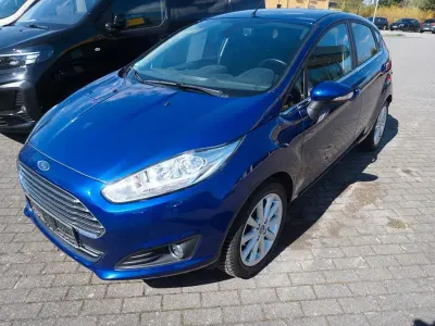 Gebraucht Ford Fiesta Titanium 92 PS (67 kW) 2015 Indic blau met. (metallic) Kleinwagen