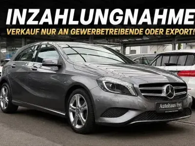 Gebraucht Mercedes A180 Urban 122 PS (89 kW) 2015 Grau Kleinwagen