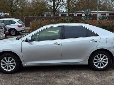 Gebraucht Toyota Camry 181 PS (133 kW) 2015 Grau Limousine