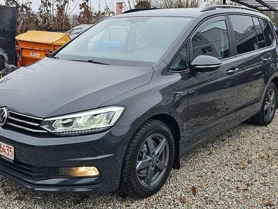 Uranograu Gebraucht 2019 VW Touran Comfortline Van / Kleinbus | 14.950 € (Etwas zu teuer)