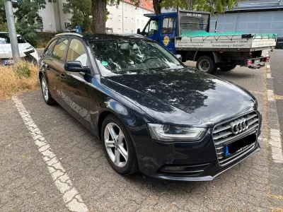 Gebraucht Audi A4 Sport 245 PS (180 kW) 2013 Blau Kombi