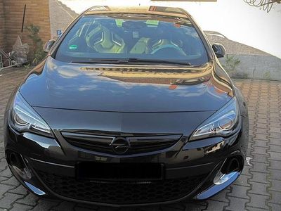 Używany Opel Astra OPC 280 KM (205 kW) 2013 Czarny Sedan/Limuzyna