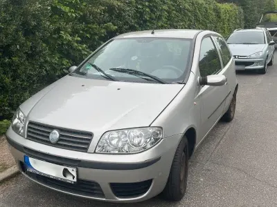 Gebraucht Fiat Punto Dynamic 60 PS (44 kW) 2004 Silber Kleinwagen
