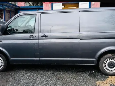 Gebraucht VW T6 150 PS (110 kW) 2017 Grau Van