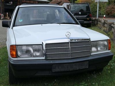 Gebraucht Mercedes 190 118 PS (86 kW) 1988 Weiß Limousine