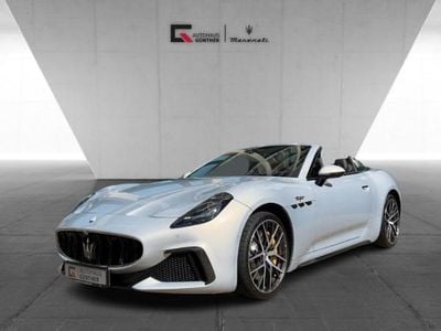Neu Maserati GranCabrio 490 PS (360 kW) 2025 Weiß (bianco astro) Coupé