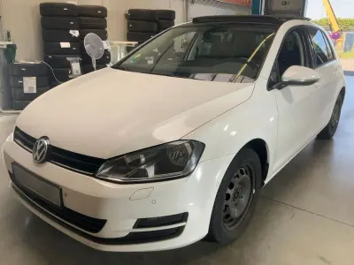 Gebraucht VW Golf VII 105 PS (77 kW) 2014 Weiß Limousine