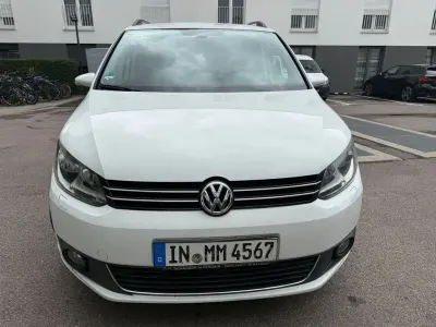 Gebraucht VW Touran 140 PS (102 kW) 2014 Weiß Van / Kleinbus