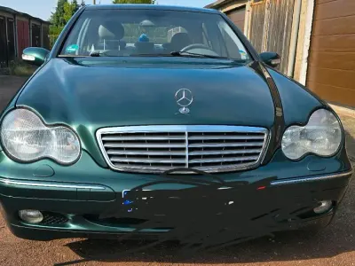 Gebraucht Mercedes C320 Elegance 218 PS (160 kW) 2001 Grün Limousine