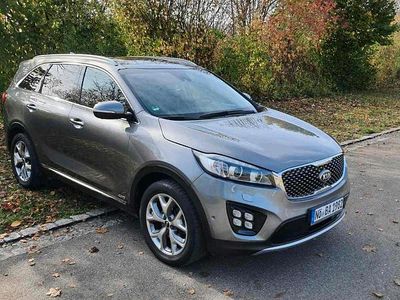 Grau Gebraucht 2017 Kia Sorento SUV | 20.999 € (Fairer Preis)