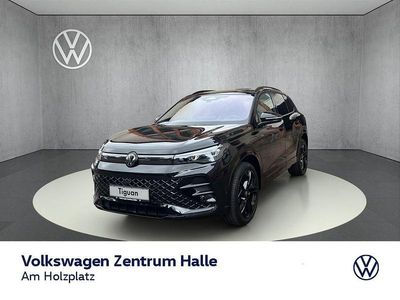 Grenadillschwarz metallic Neu 2025 VW Tiguan R-line SUV | 72.935 €
