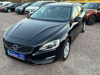 Gebraucht Volvo V60 Business Edition 150 PS (110 kW) 2017 Schwarz Kombi