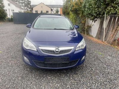 Gebraucht Opel Astra Selection 95 PS (69 kW) 2012 Royal blau (s2) Kombi