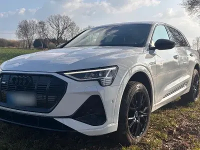 Gebraucht Audi e-tron Black Edition 230 kW (313 PS) 2021 Weiß SUV
