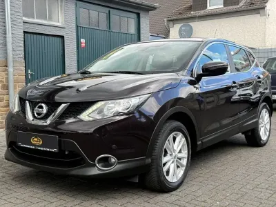 Gebraucht Nissan Qashqai Acenta 116 PS (85 kW) 2016 Schwarz SUV