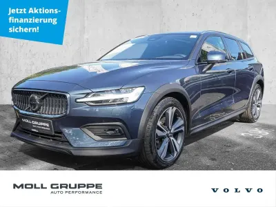 Gebraucht Volvo V60 CC Plus 197 PS (144 kW) 2024 Blau Kombi