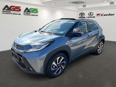 Neu Toyota Aygo X 72 PS (52 kW) 2025 Grau SUV