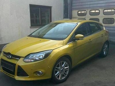 Gebraucht Ford Focus 149 PS (109 kW) 2011 Gelb Limousine