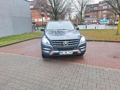 Gebraucht Mercedes ML350 256 PS (188 kW) 2013 Grau SUV