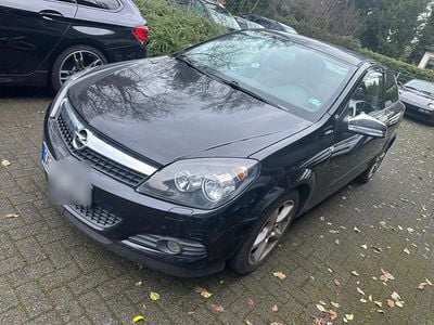 Schwarz Gebraucht 2007 Opel Astra GTC Coupé | 1.200 €