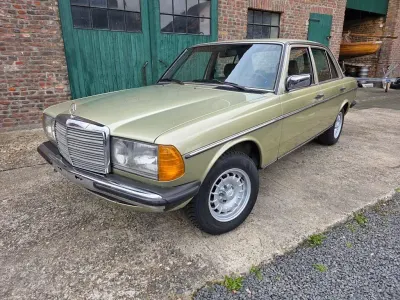 Gebraucht Mercedes 230 136 PS (100 kW) 1985 Grün Limousine