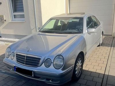 Mercedes E240