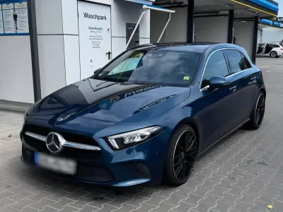 Gebraucht Mercedes A180 Progressive 136 PS (100 kW) 2019 Blau Limousine