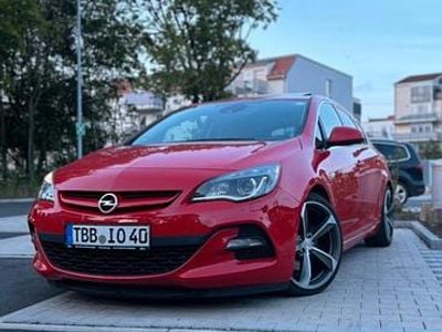 Gebraucht Opel Astra 195 PS (143 kW) 2013 Rot Kleinwagen