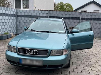 Używany Audi A4 125 KM (91 kW) 1998 Zielony Kombi