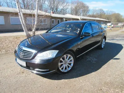 Używany Mercedes S500 435 KM (319 kW) 2011 Czarny Sedan/Limuzyna