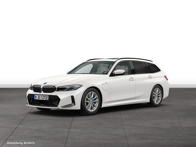 Gebraucht BMW 330e M Sport 292 PS (214 kW) 2025 Weiß Kombi