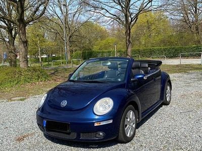 Usata VW New Beetle 116 CV (85 kW) 2008 Blu Utilitaria