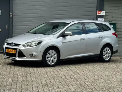 Używany Ford Focus Titanium 105 KM (77 kW) 2012 Szary Kombi