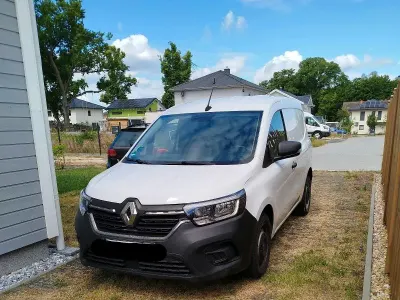 Gebraucht Renault Kangoo 102 PS (75 kW) 2022 Weiß Van / Kleinbus