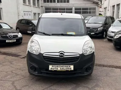 Używany Opel Combo 95 KM (69 kW) 2013 Biały Minivan