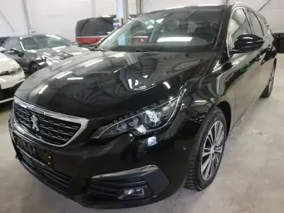 Gebraucht Peugeot 308 SW Allure 131 PS (96 kW) 2021 Schwarz Kombi