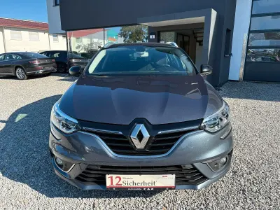 Gebraucht Renault Mégane GrandTour LIMITED 140 PS (102 kW) 2020 Grau Kombi