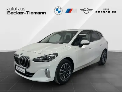 Gebraucht BMW 218 Active Tourer Luxury Line 150 PS (110 kW) 2022 Weiß Van / Kleinbus